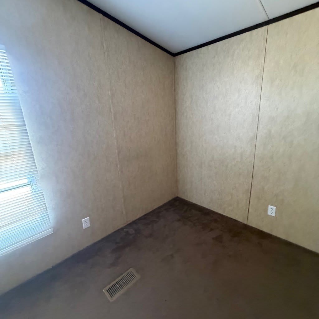 815 W 40th St – photo 2