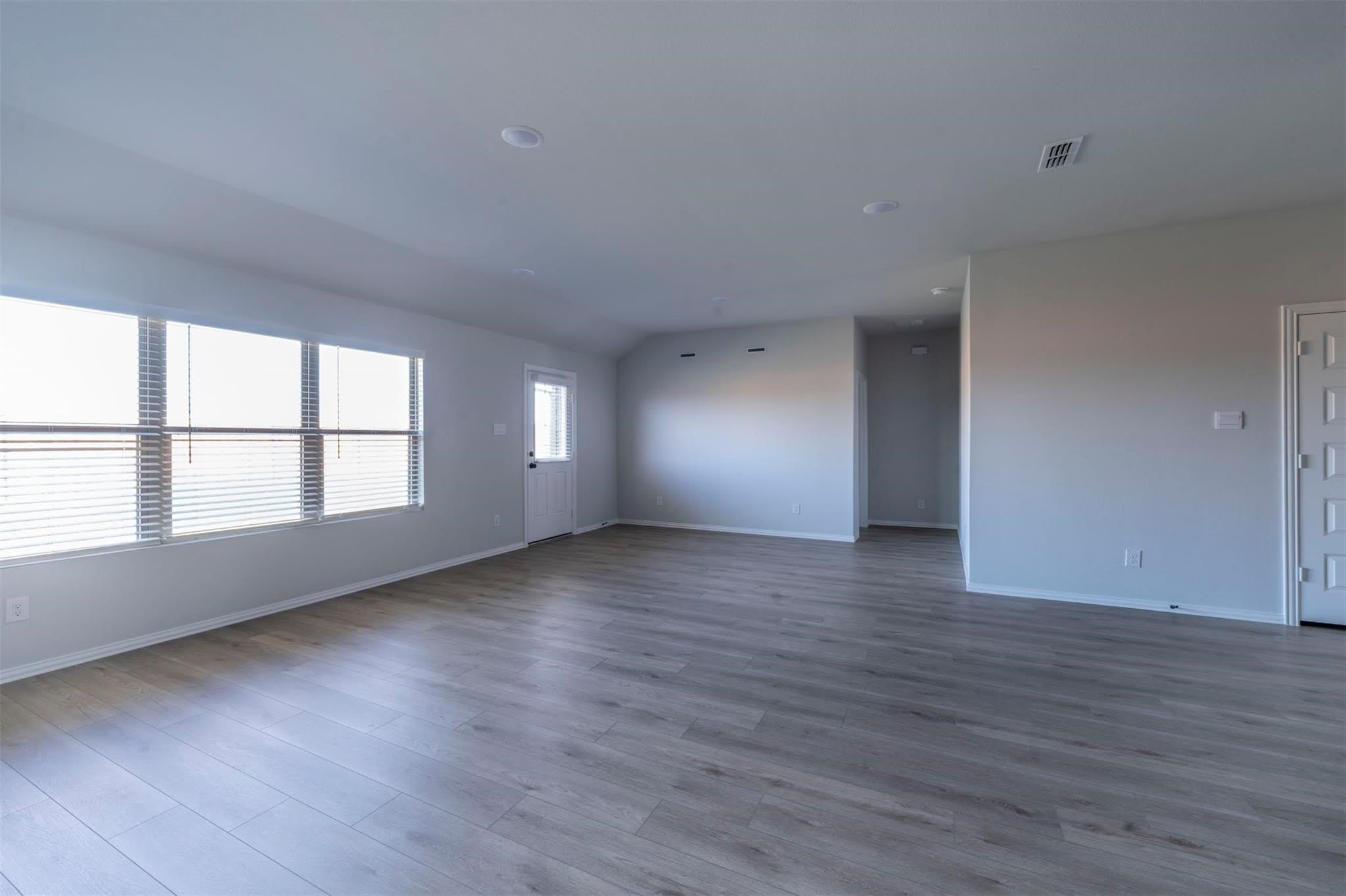516 Ridgewood Drive – photo 3