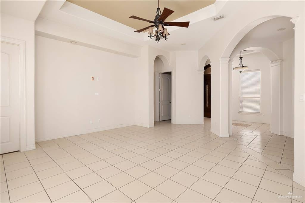 402 Hackberry Avenue – photo 2