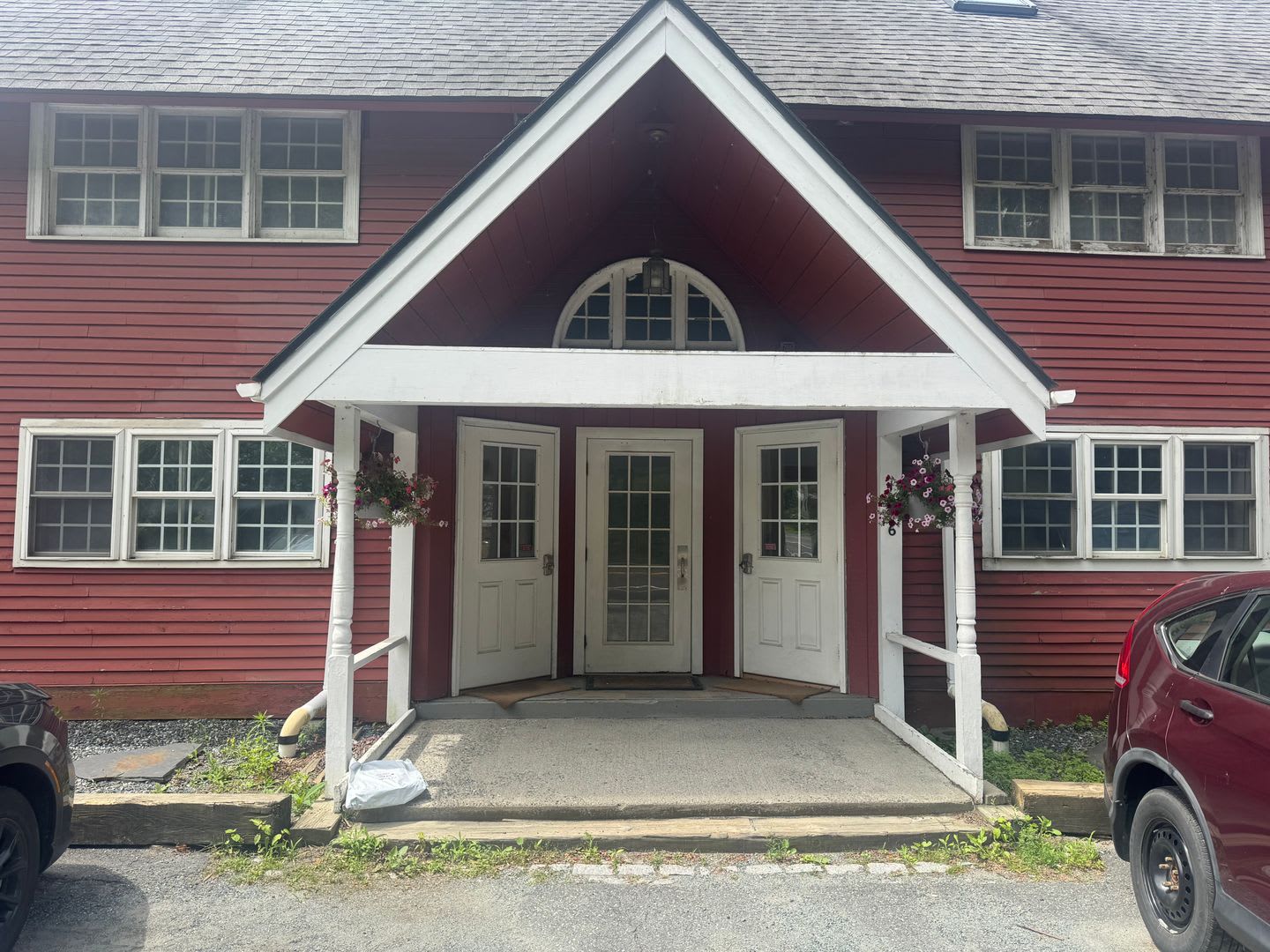 2 bedroom with loft in downtown Quechee – photo 1