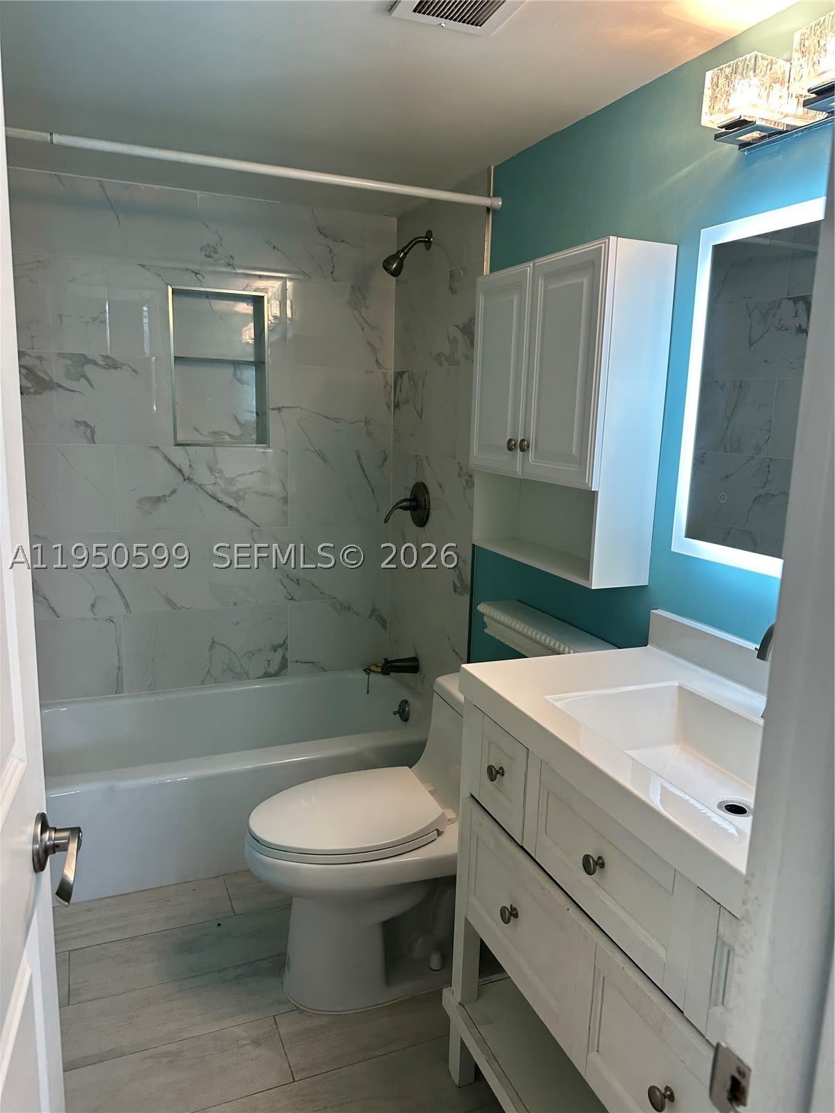 2731 NE 14th St Cswy – photo 4