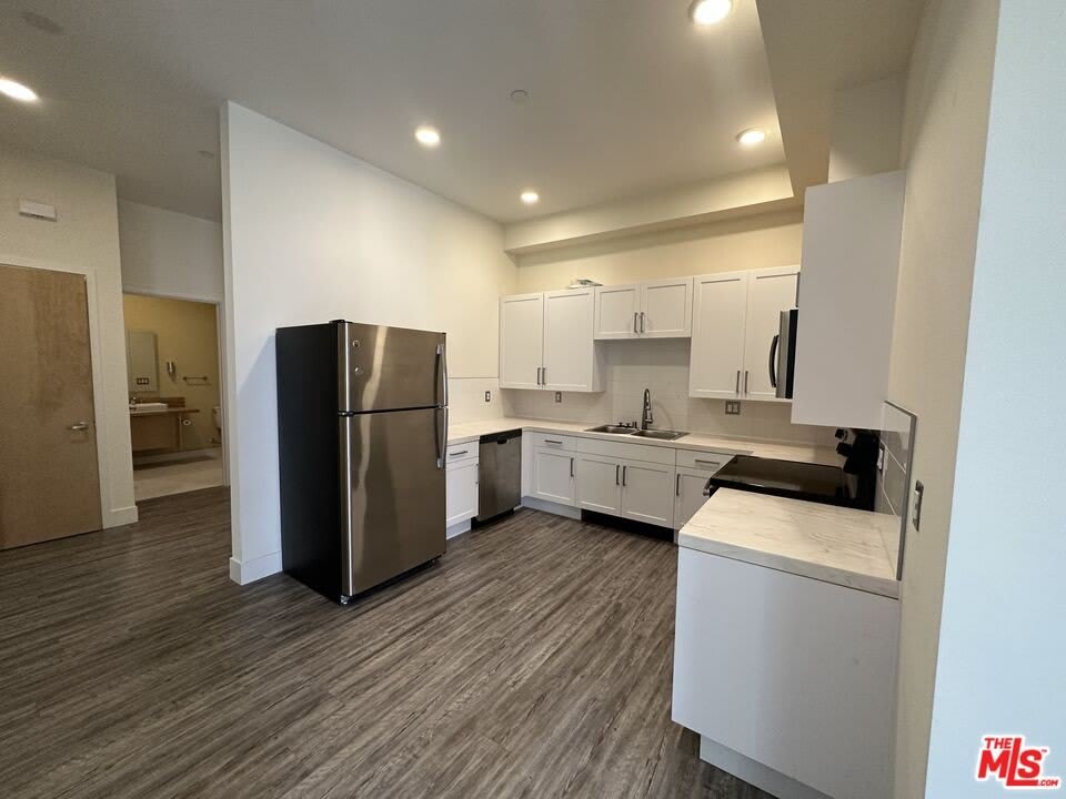 11115 Mccormick St – photo 4