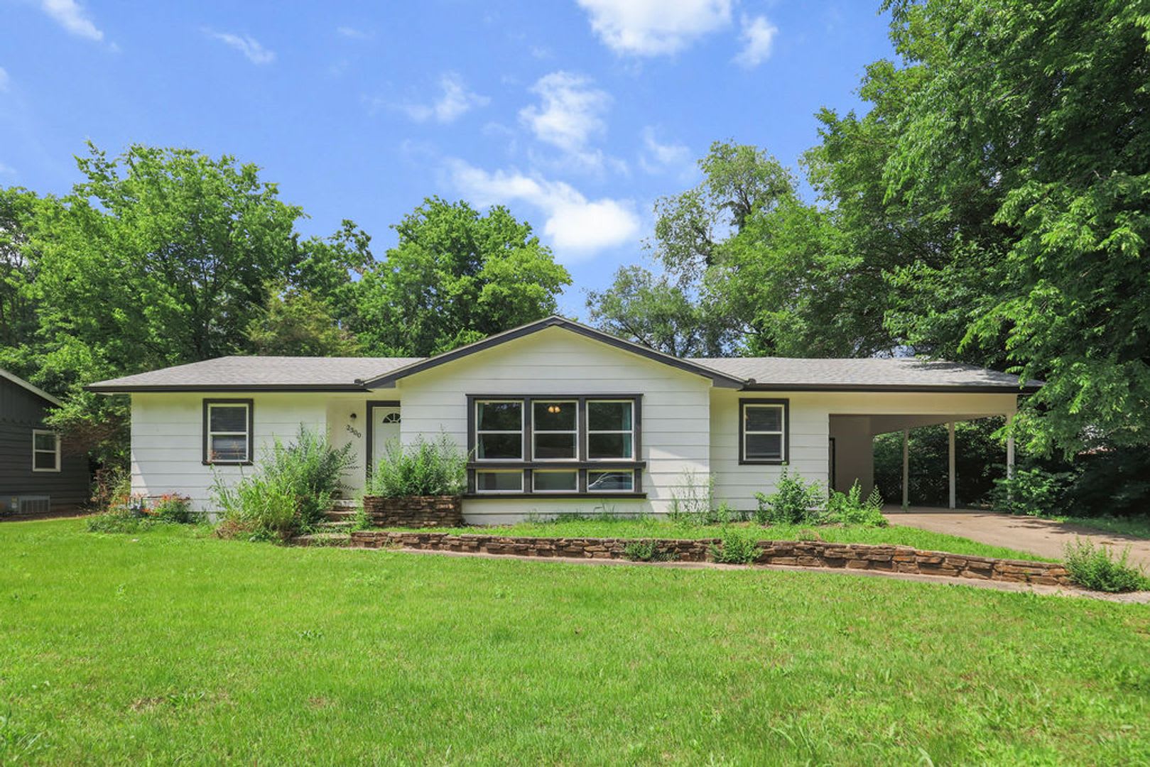 Fully Renovated Home in Fayetteville – photo 3