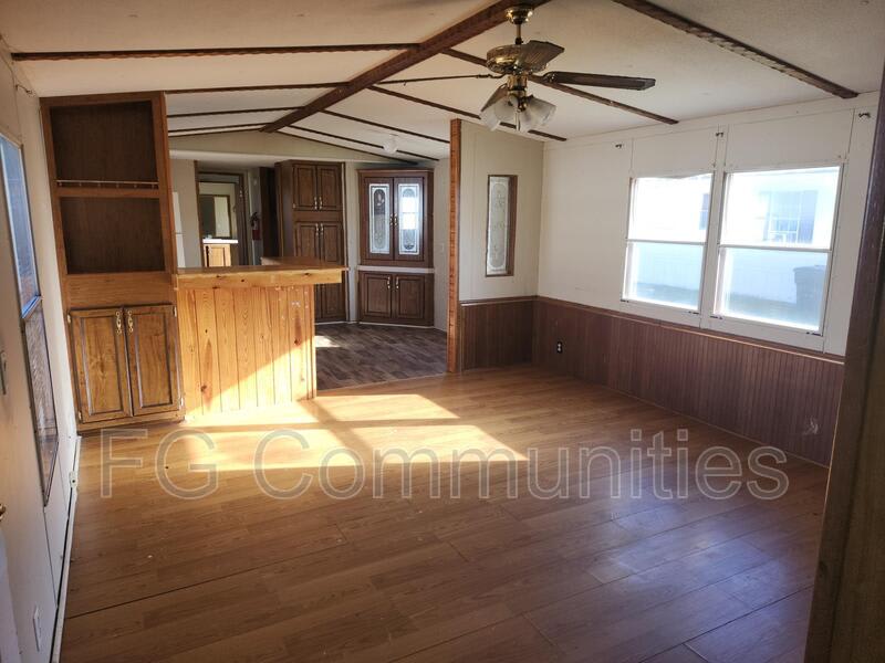 1023 Crystal Blvd – photo 4
