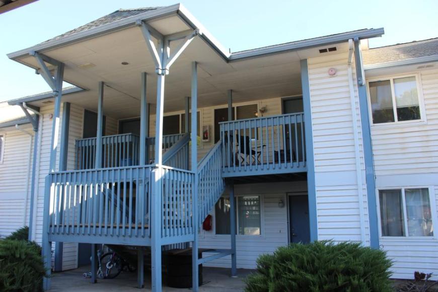 1875 White Ave. – photo 3