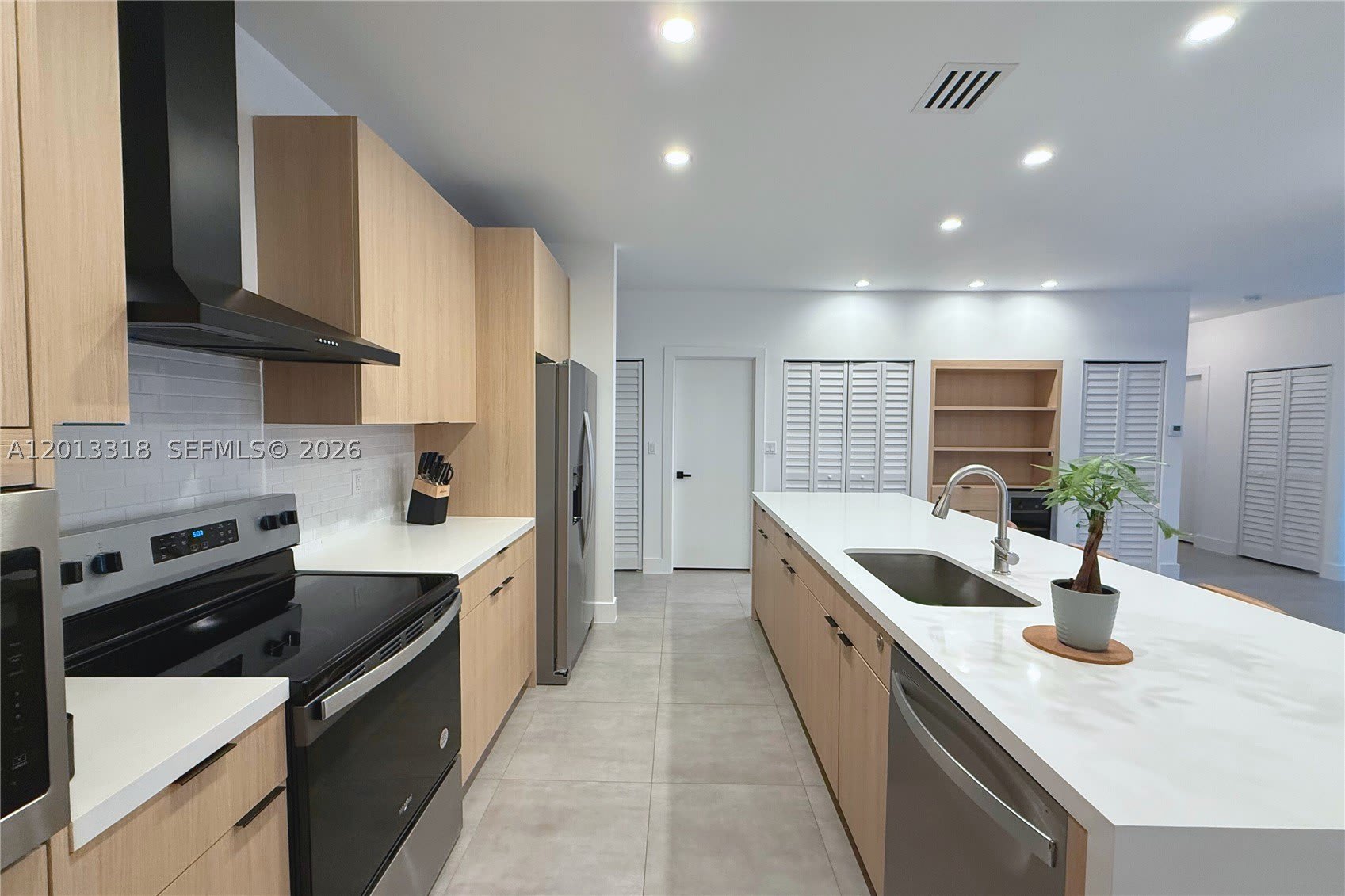 233 NW 120th St – photo 4