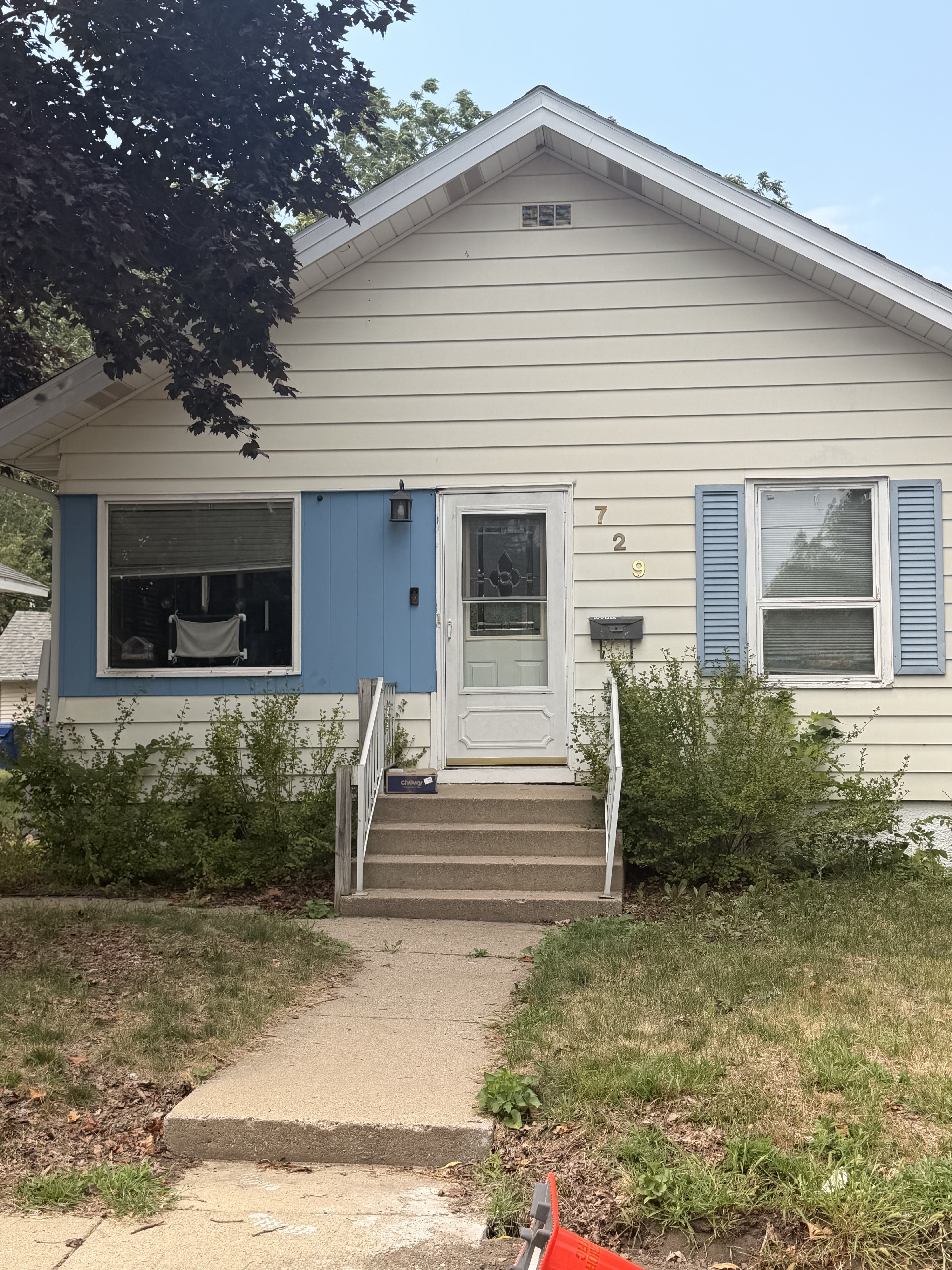 729 17th Ave S – photo 1