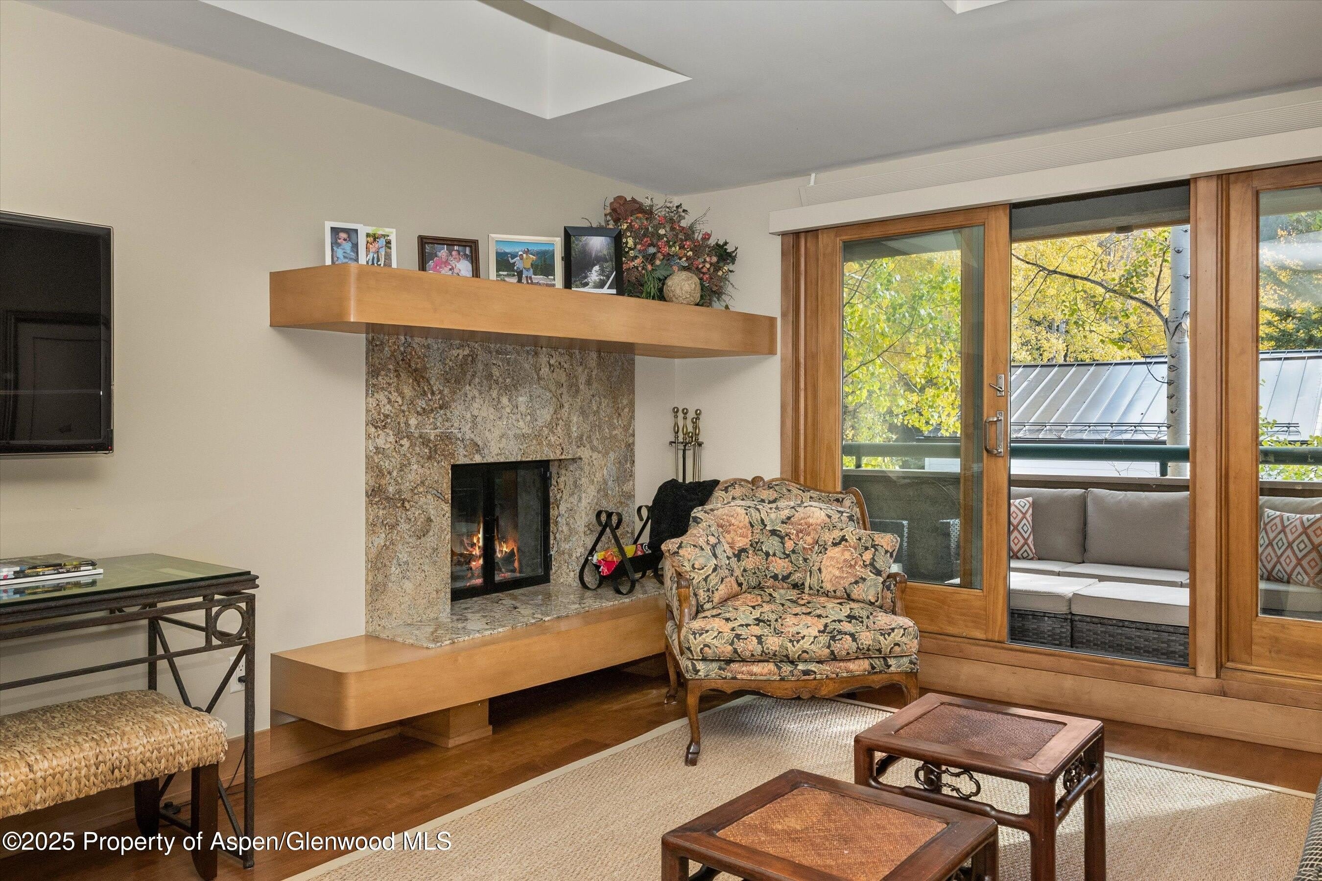 1020 E Hopkins Avenue – photo 5