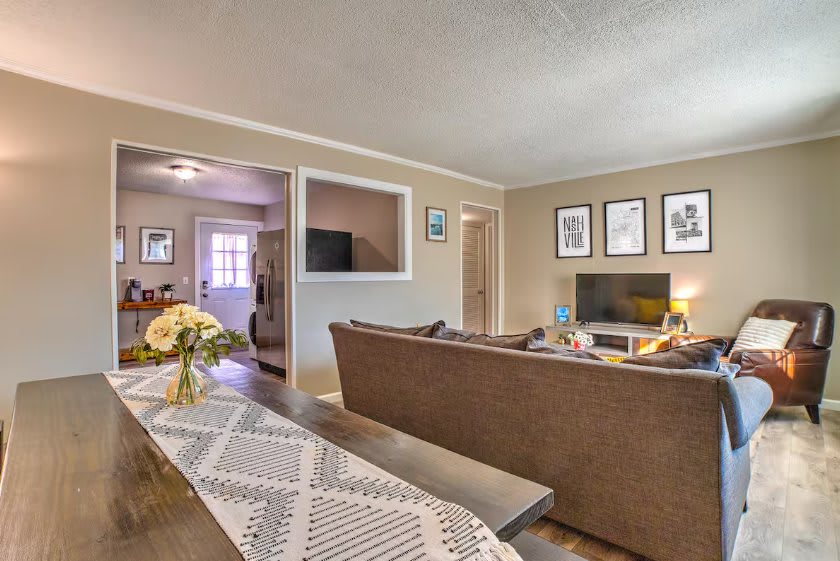 2417 Glenrose Avenue – photo 5