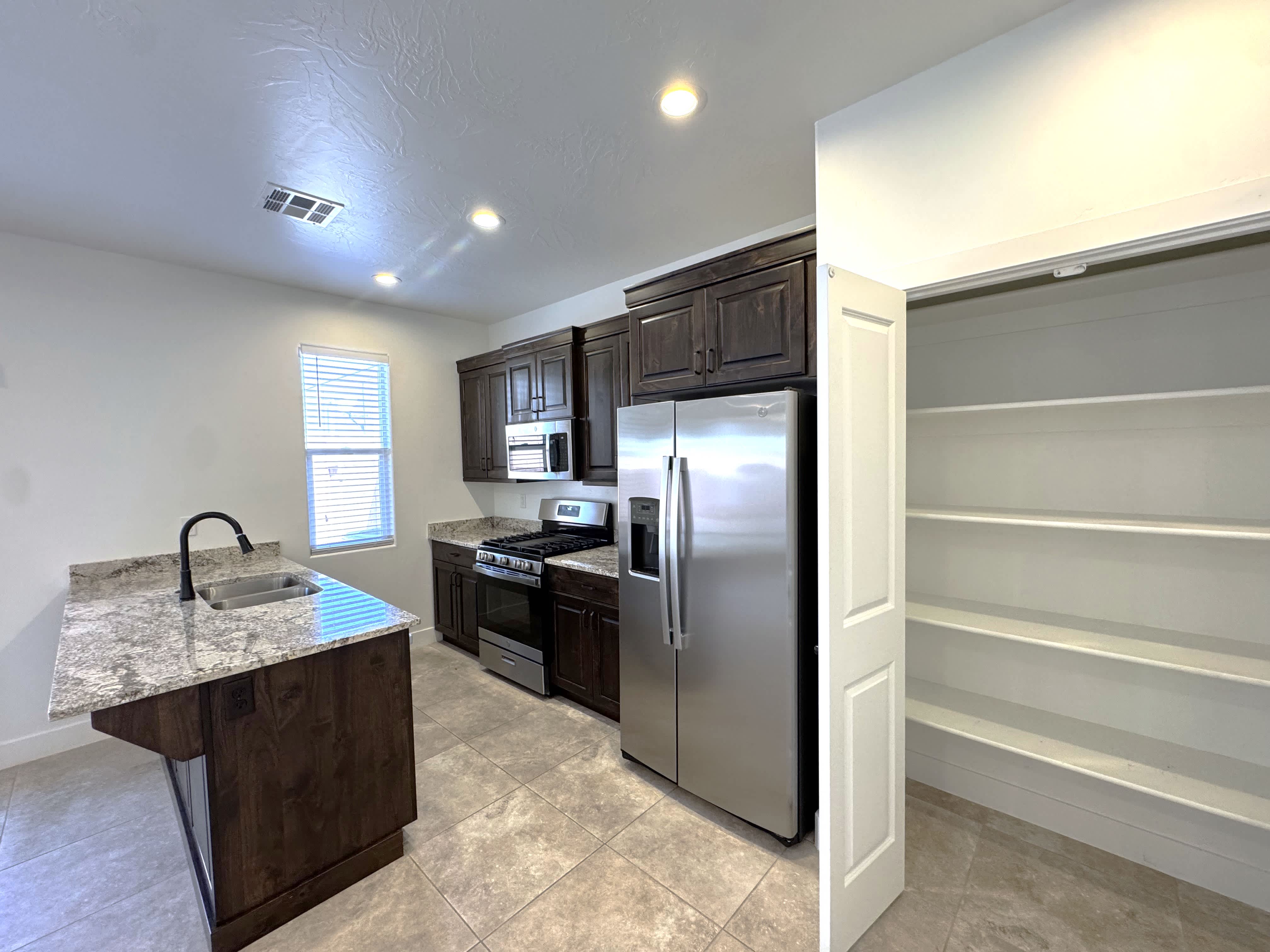 322 N 2480 W – photo 5