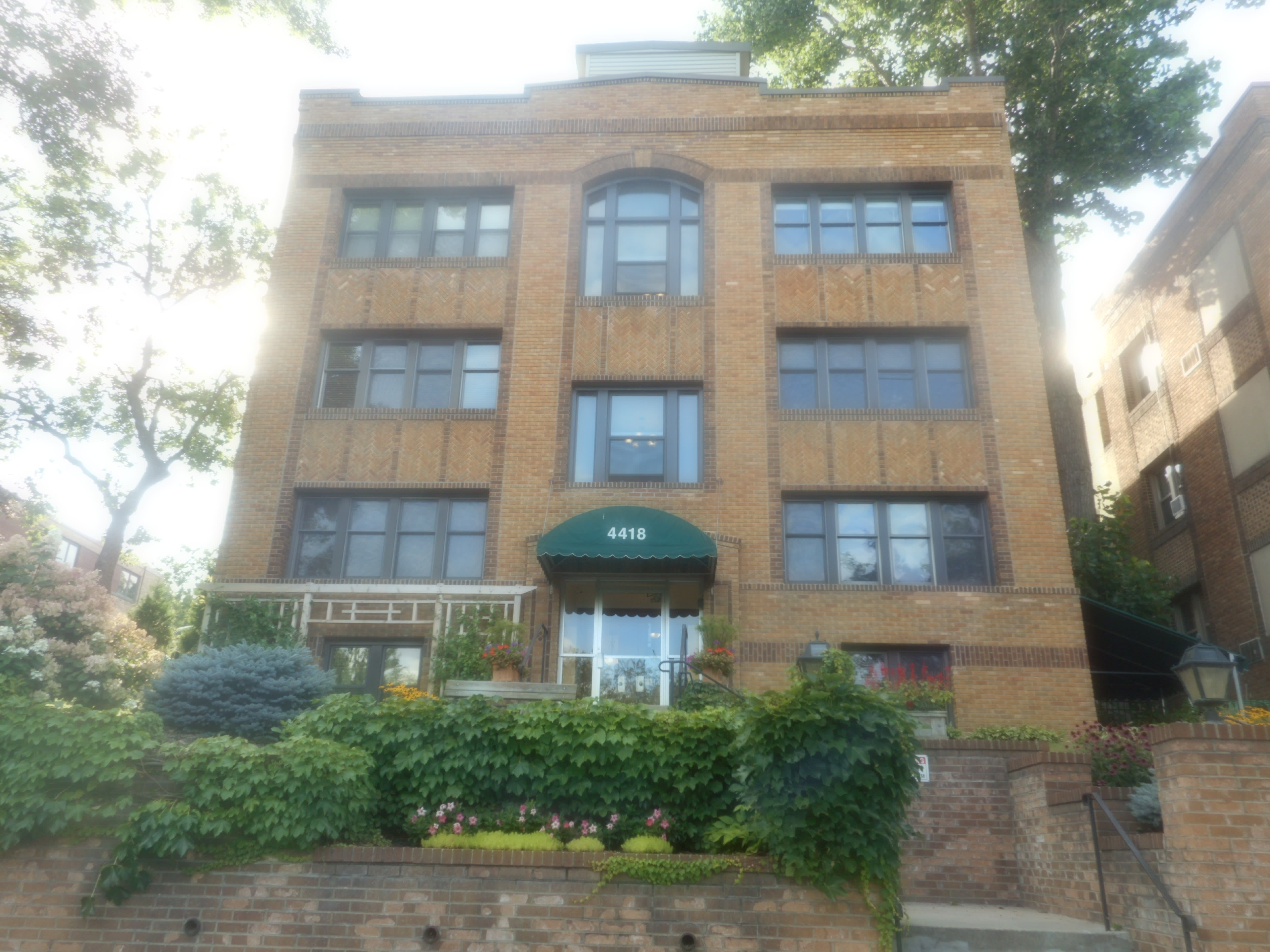4418 W Lake Harriet Pkwy Apt 1 – photo 1