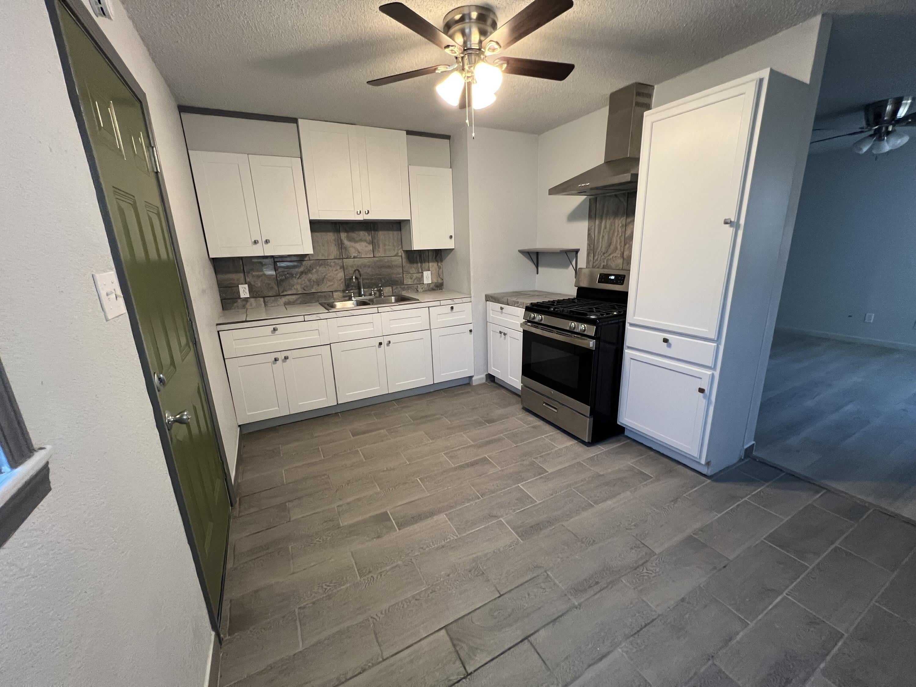 801 Vanda Avenue – photo 3