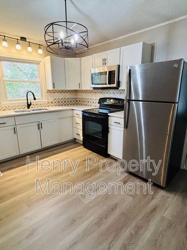 1122 Drew Street – photo 4
