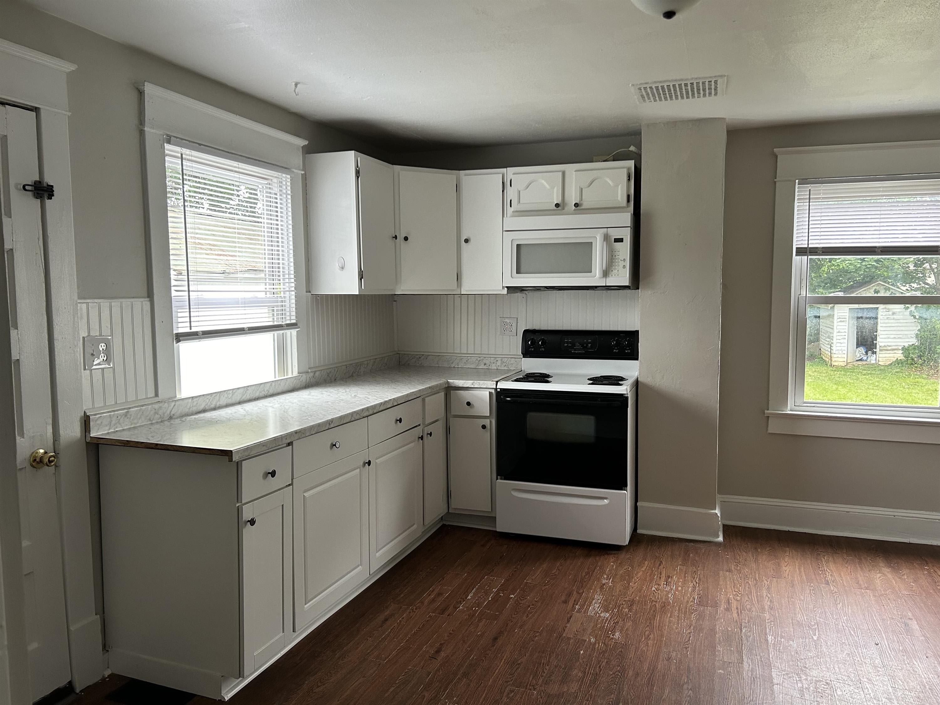 26 Jackson Ave – photo 3