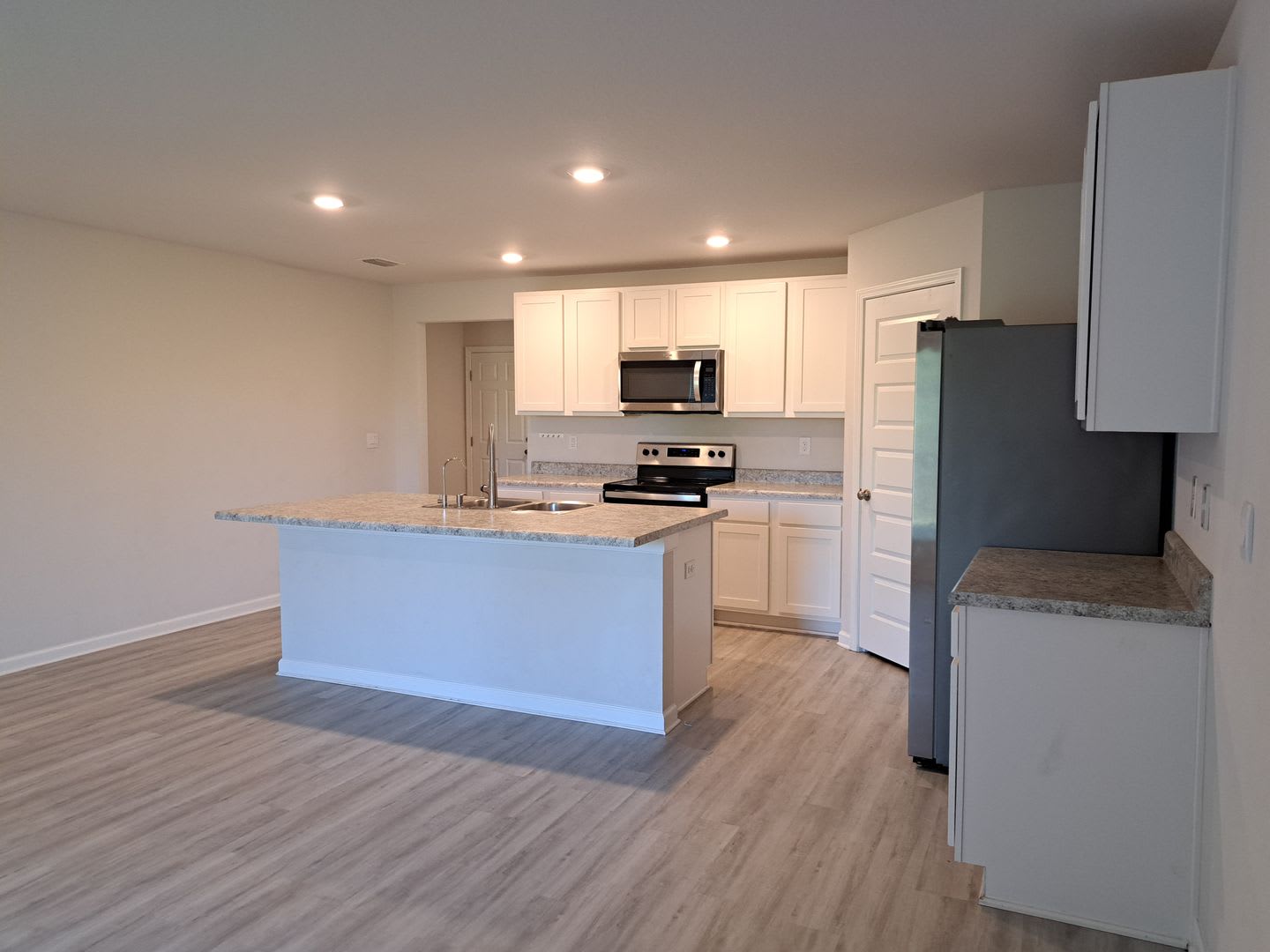 4897 Shurer Lane – photo 5