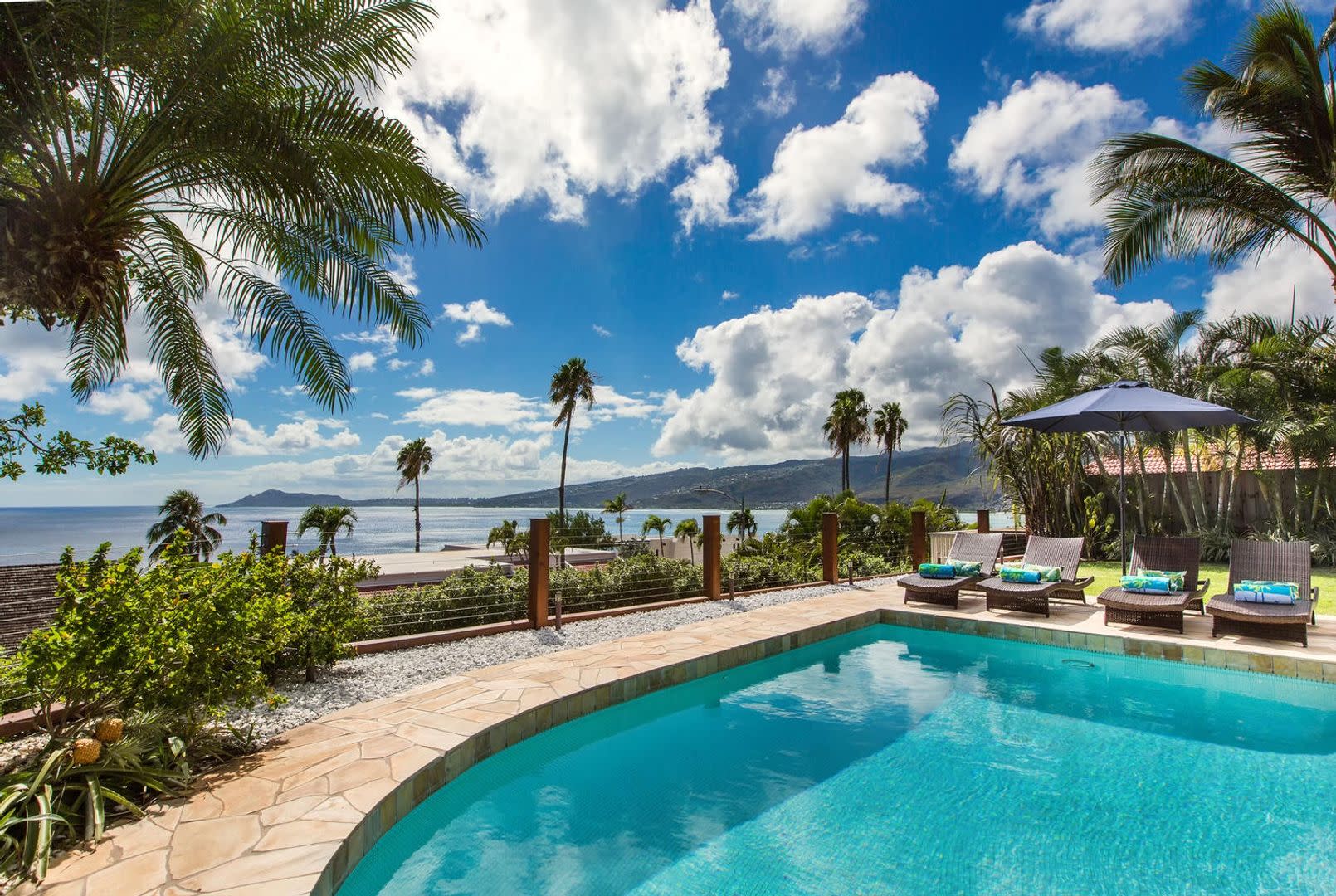Luxurious & Private Modern Home w/Pool, AC & Diamond Head Views – photo 2