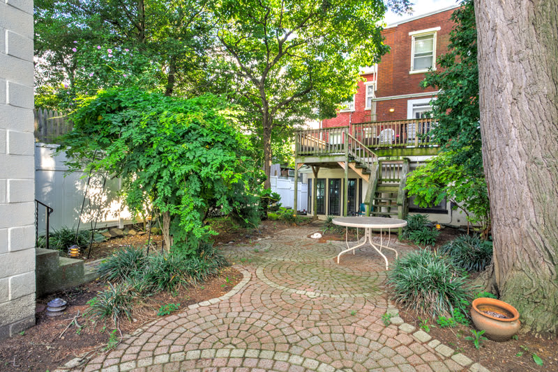 121 East Chestnut Street – photo 4