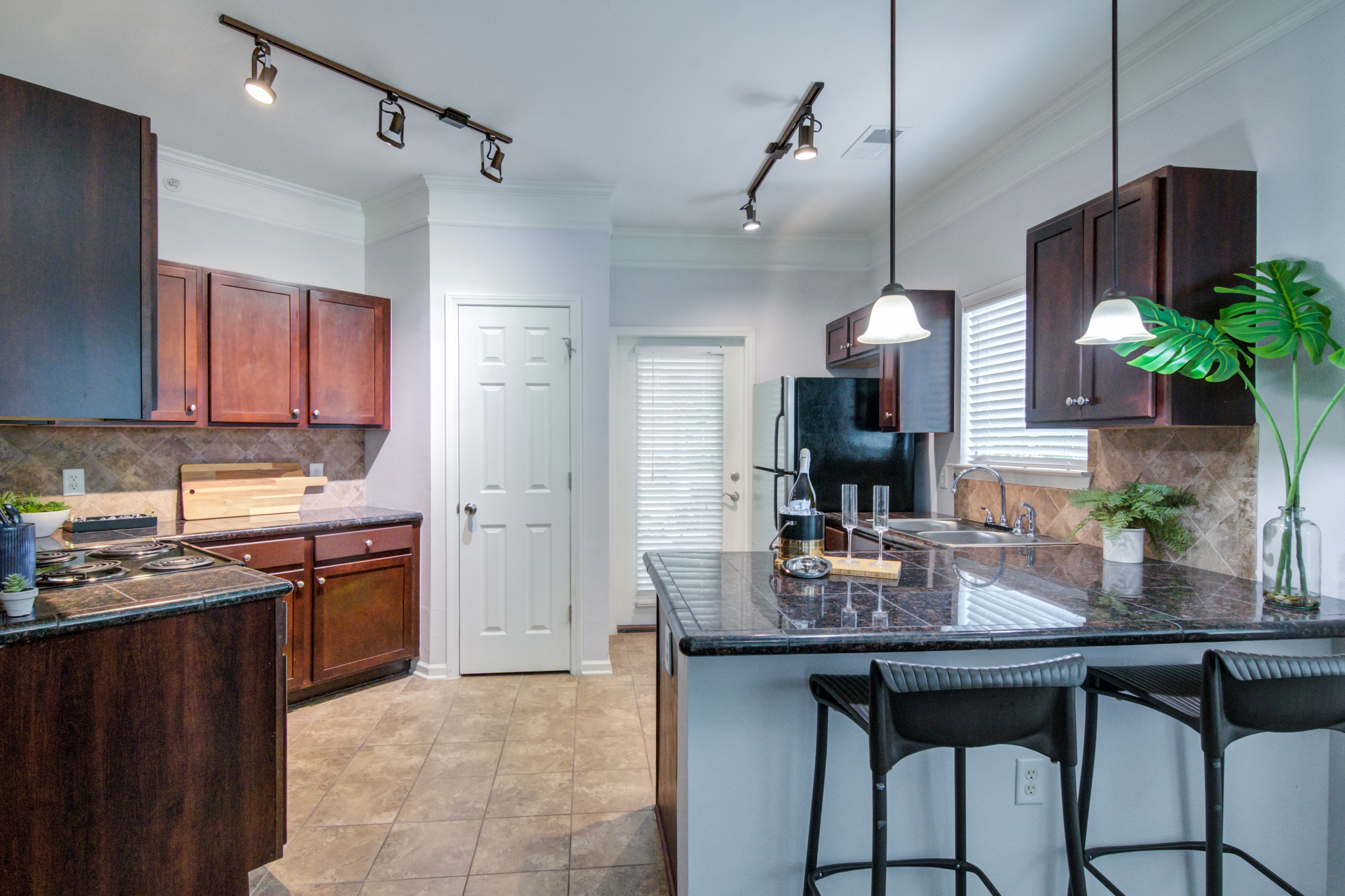 The Sovereign at Overland Park Apartments – photo 1