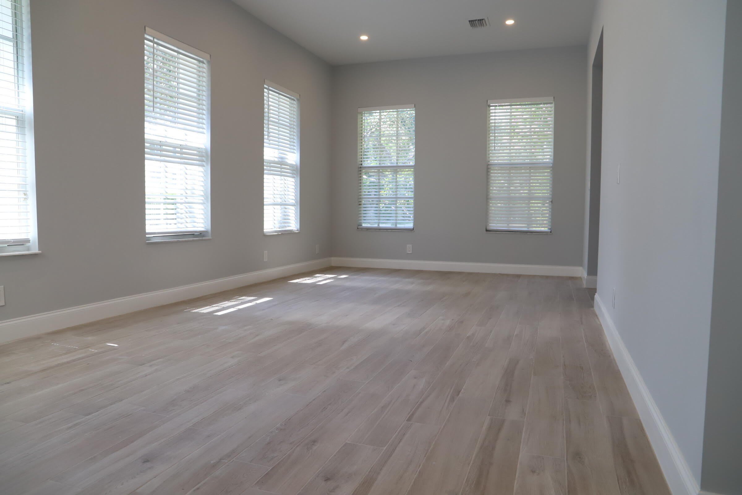 806 NW 82ND Place – photo 2
