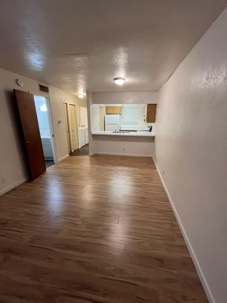 2560 SW 31st Pl – photo 2