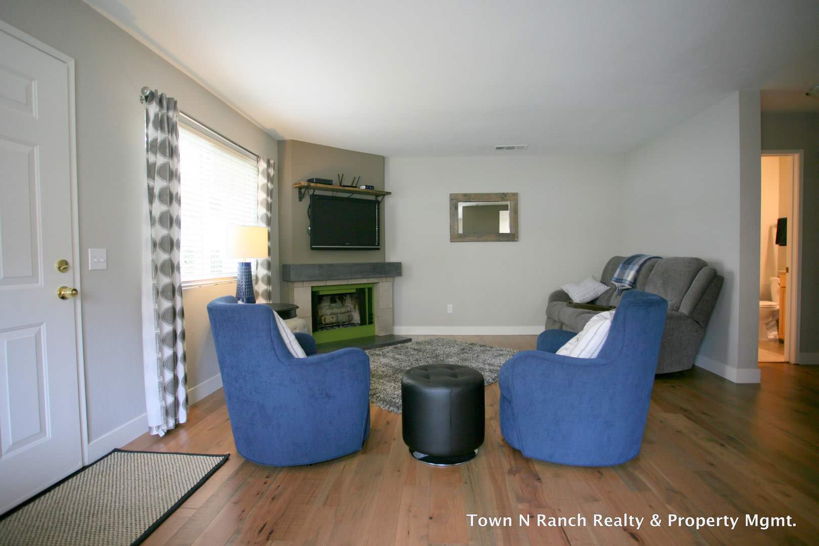 3Br 2 1 2Ba 2 Story Condo Avail Now Short Term Lease – photo 3