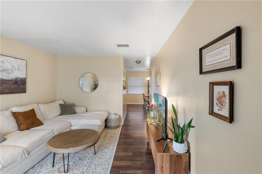 1400 Summit Street – photo 5