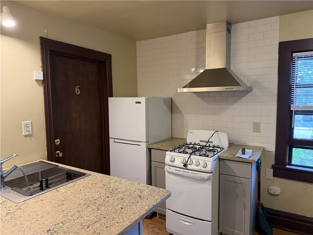 168 Gibbs Street – photo 2
