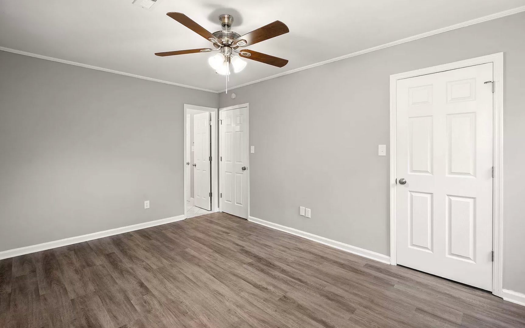 Beautiful Summerville Rent Ready, Fully Renovated Home – photo 5