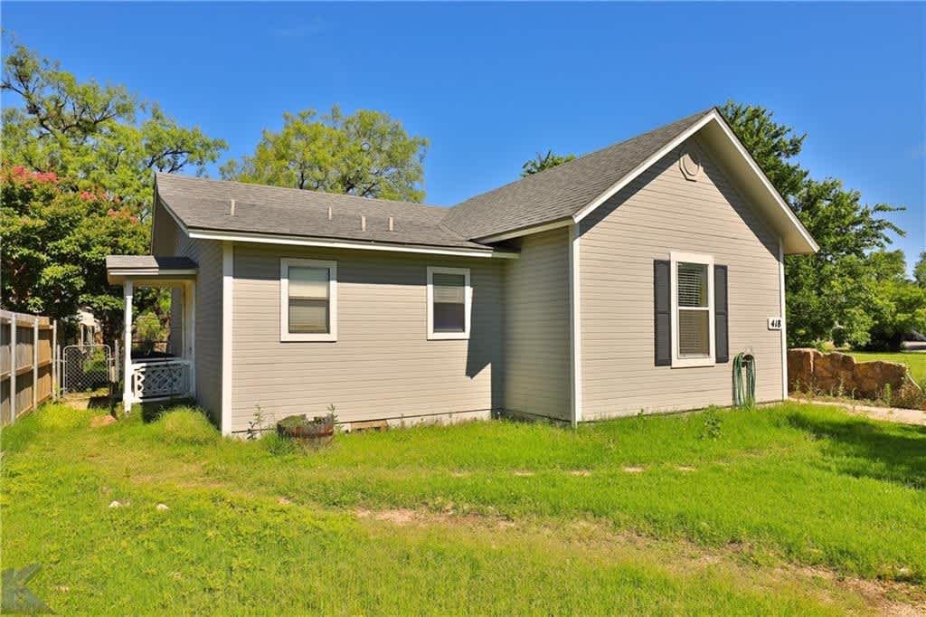 Cute 1-bedroom, 1.5-bath – photo 3