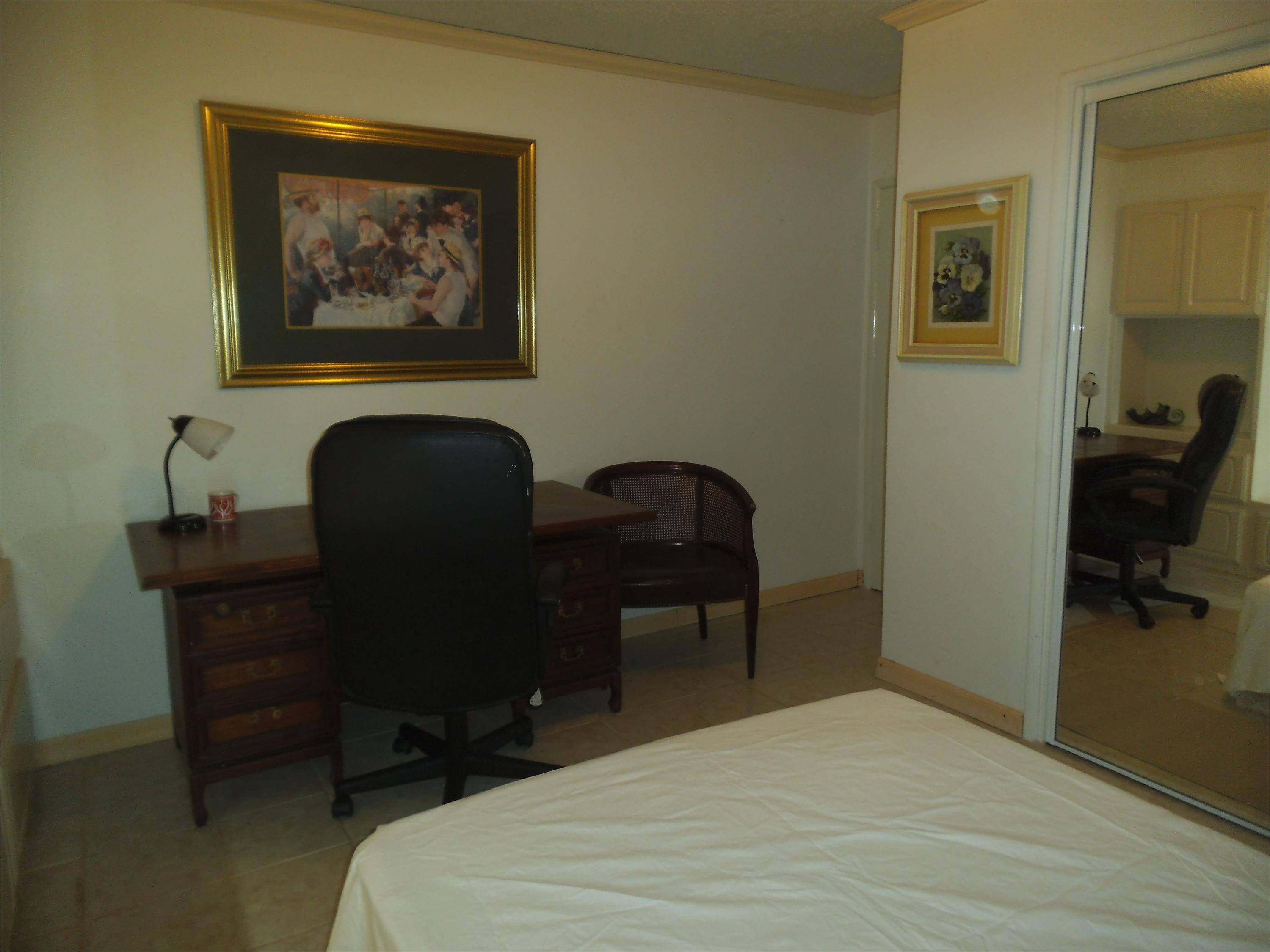 102 East Manfield – photo 3