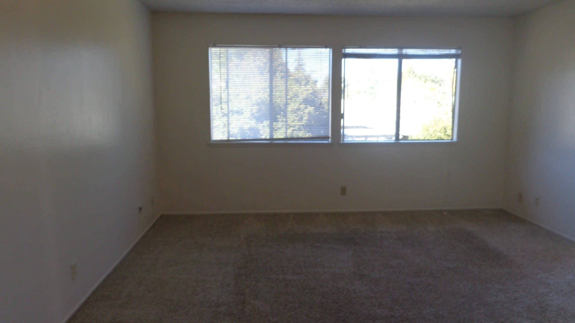 2 Bedroom Condo – photo 2