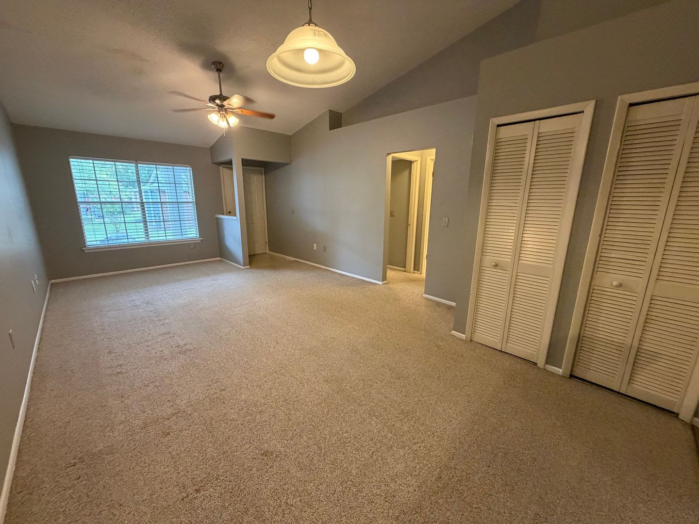 Convenient 2/2 Orlando Condo – Water & Garbage Included! – photo 3