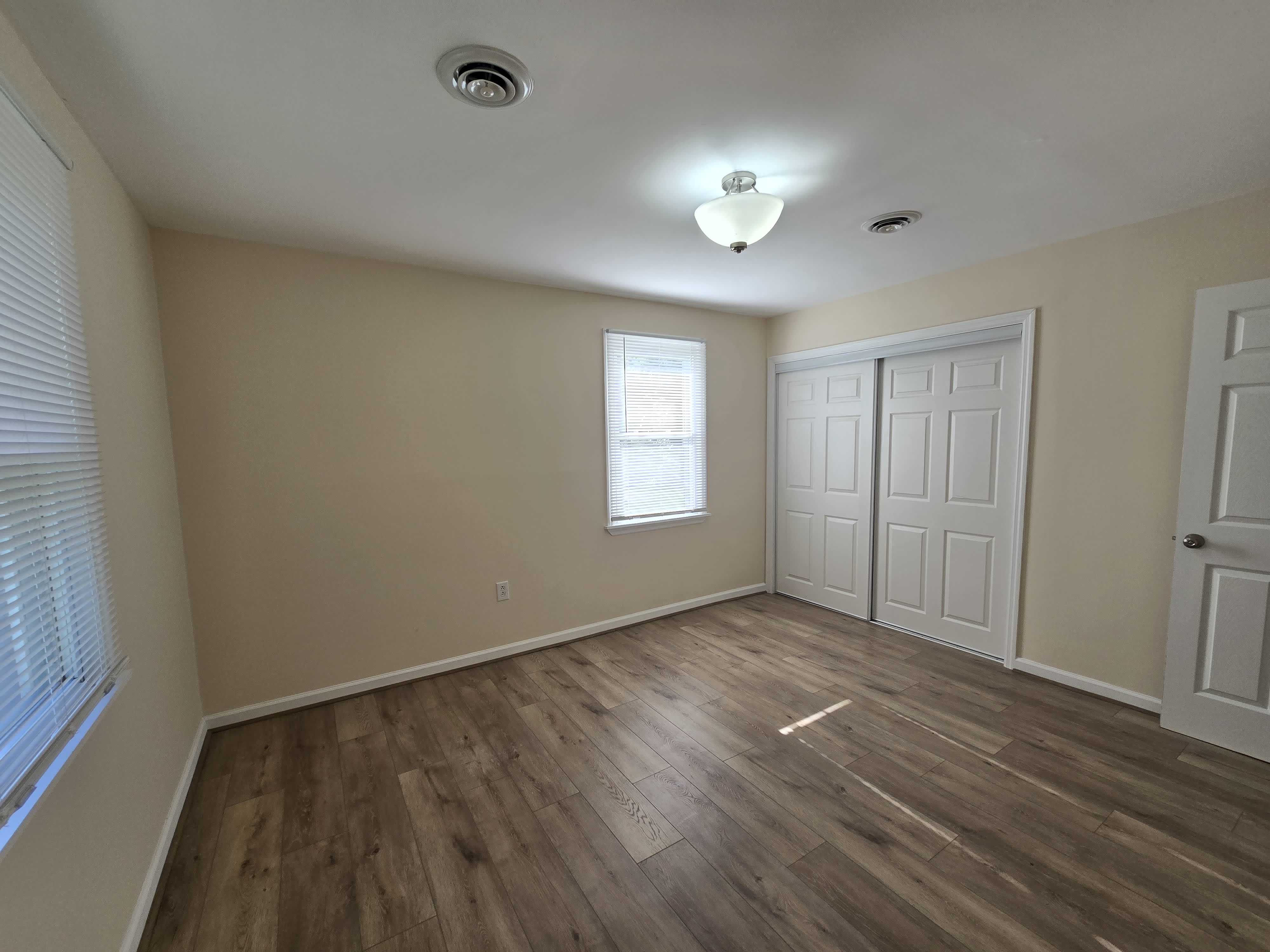 1802 Sussex St – photo 5