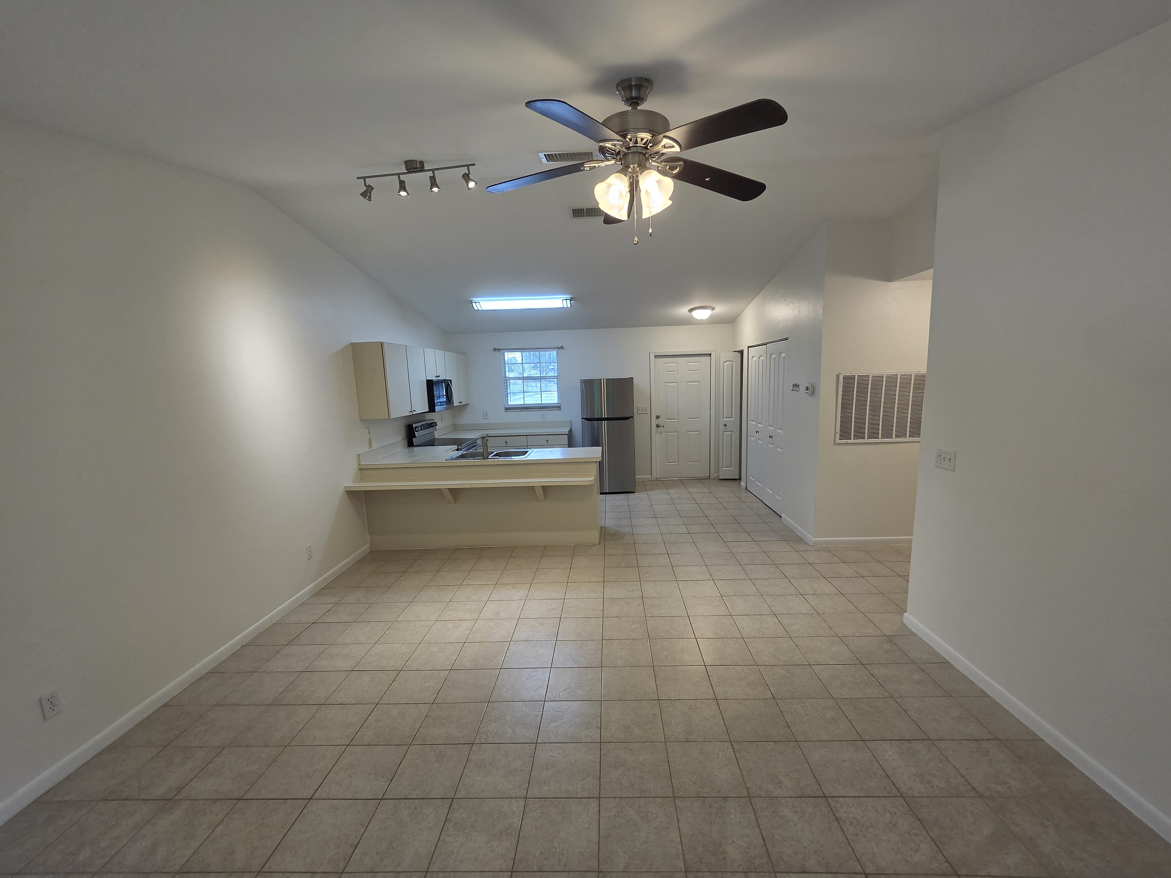 9013 San Carlos Boulevard – photo 4