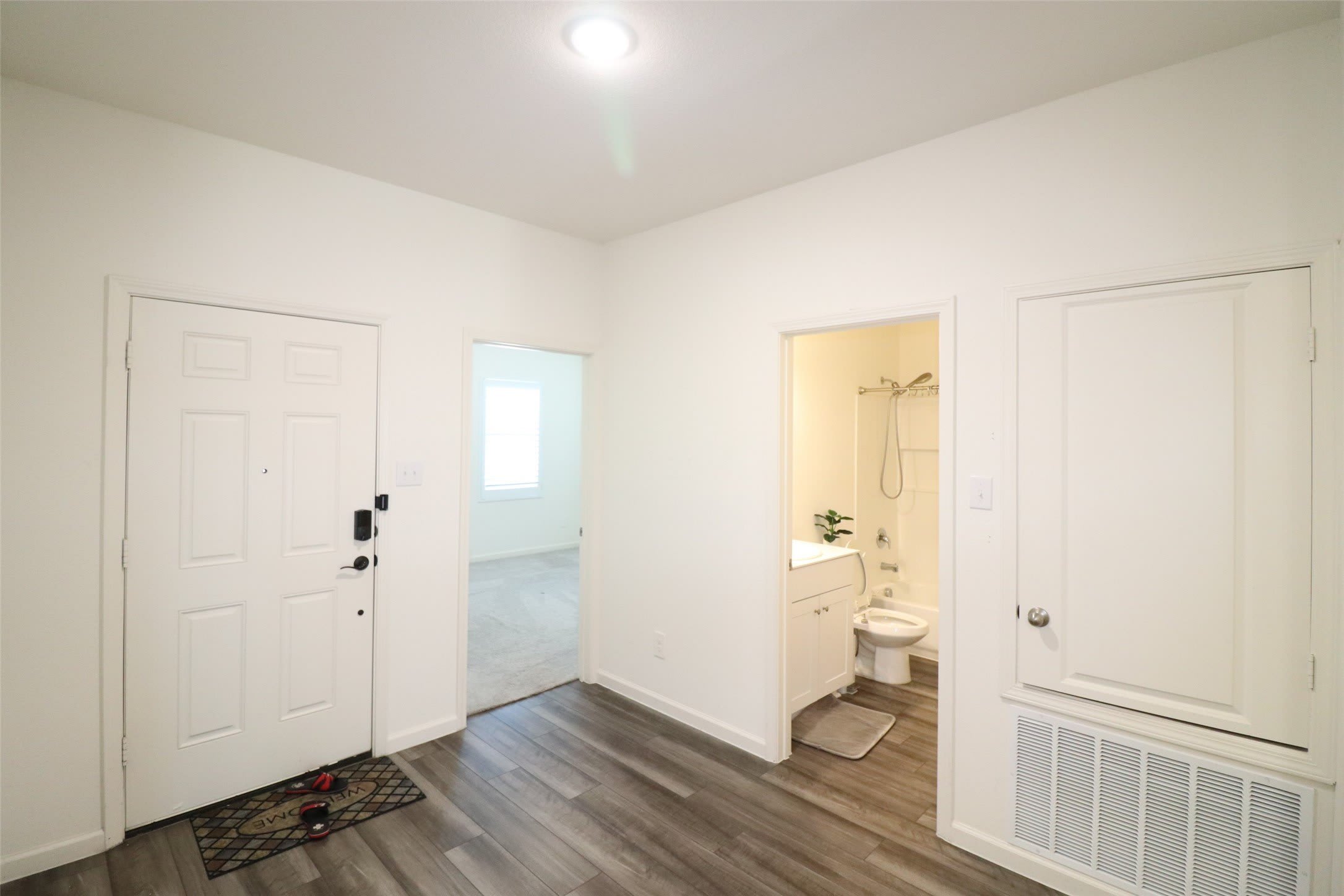 736 Richmond Drive – photo 4
