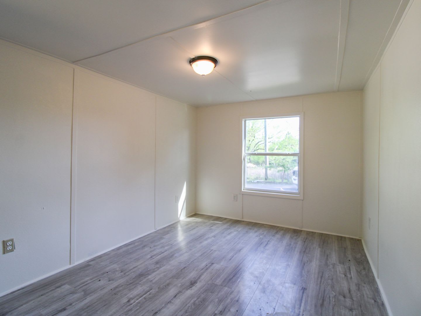 Affordable Living in the Heart of Fayetteville! – photo 2
