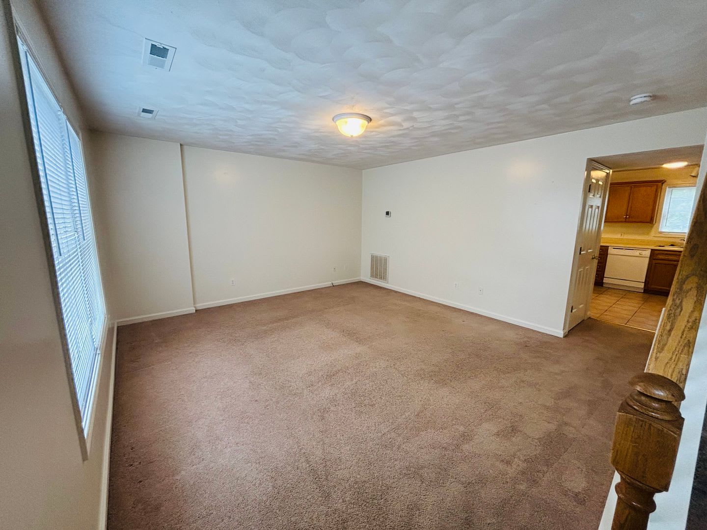 2 Bedroom, 1.5 Bath Townhouse – photo 1