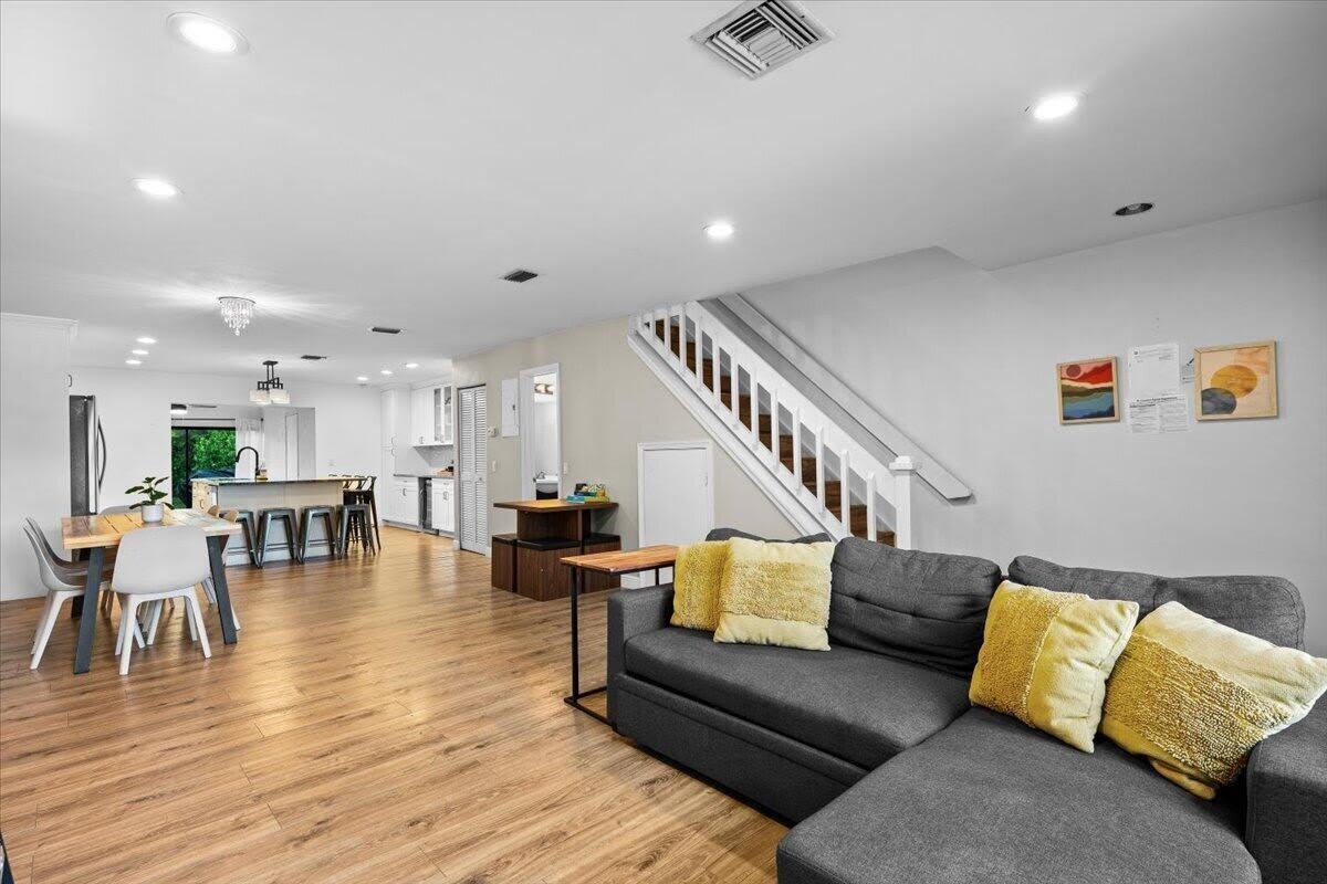 1602 MONTAUK Drive – photo 1