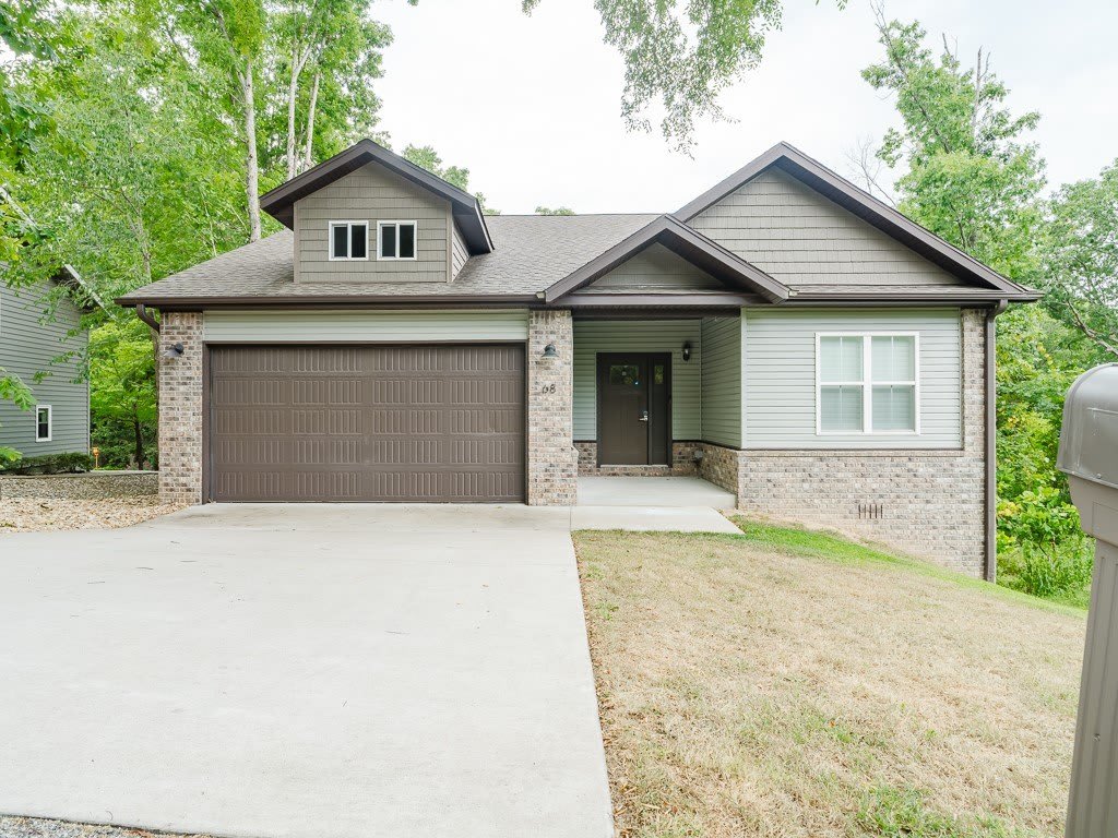 68 Elizabeth Drive – photo 1