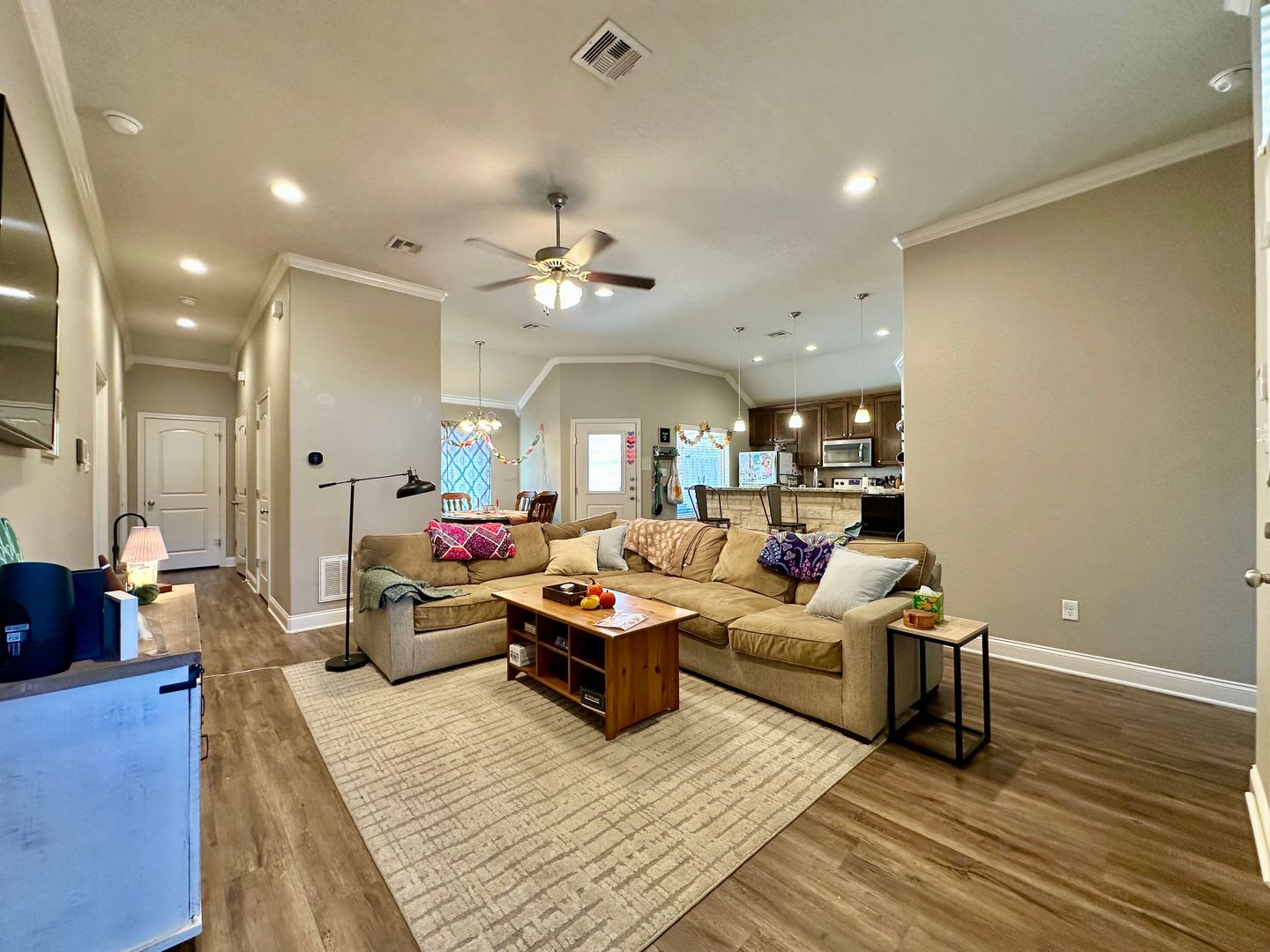 Spacious 4-Bed, 4.5-Bath Home in the Heart of the Baylor Bubble! – photo 2