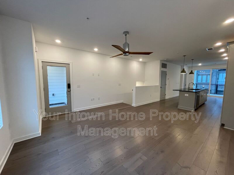 407 Pratt Drive SE – photo 4