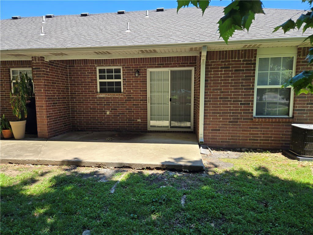 2158 Kristy Lane – photo 2