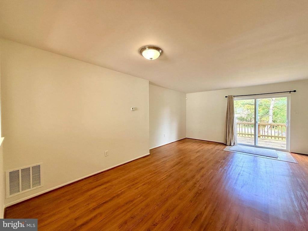 6064 Majors Lane – photo 4