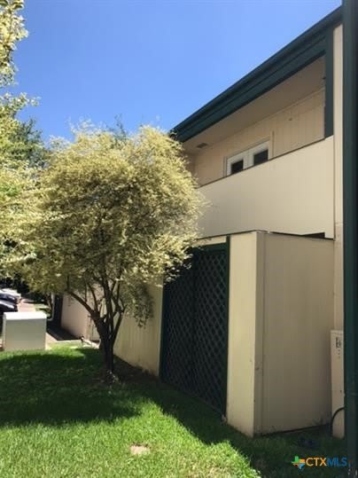 6718 Silvermine Drive – photo 1