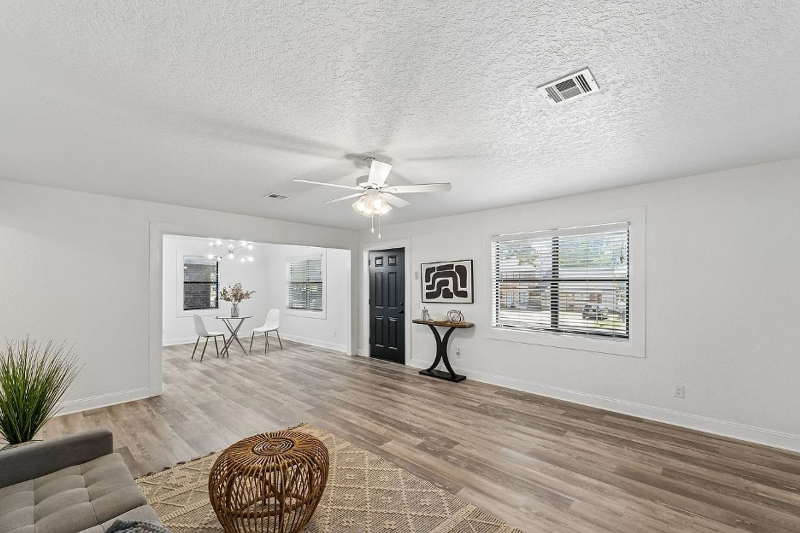 Location Space And Style Come Together In This Beautifully Remodeled Home Located Practically On The University Of Central Oklahoma Campus – photo 5