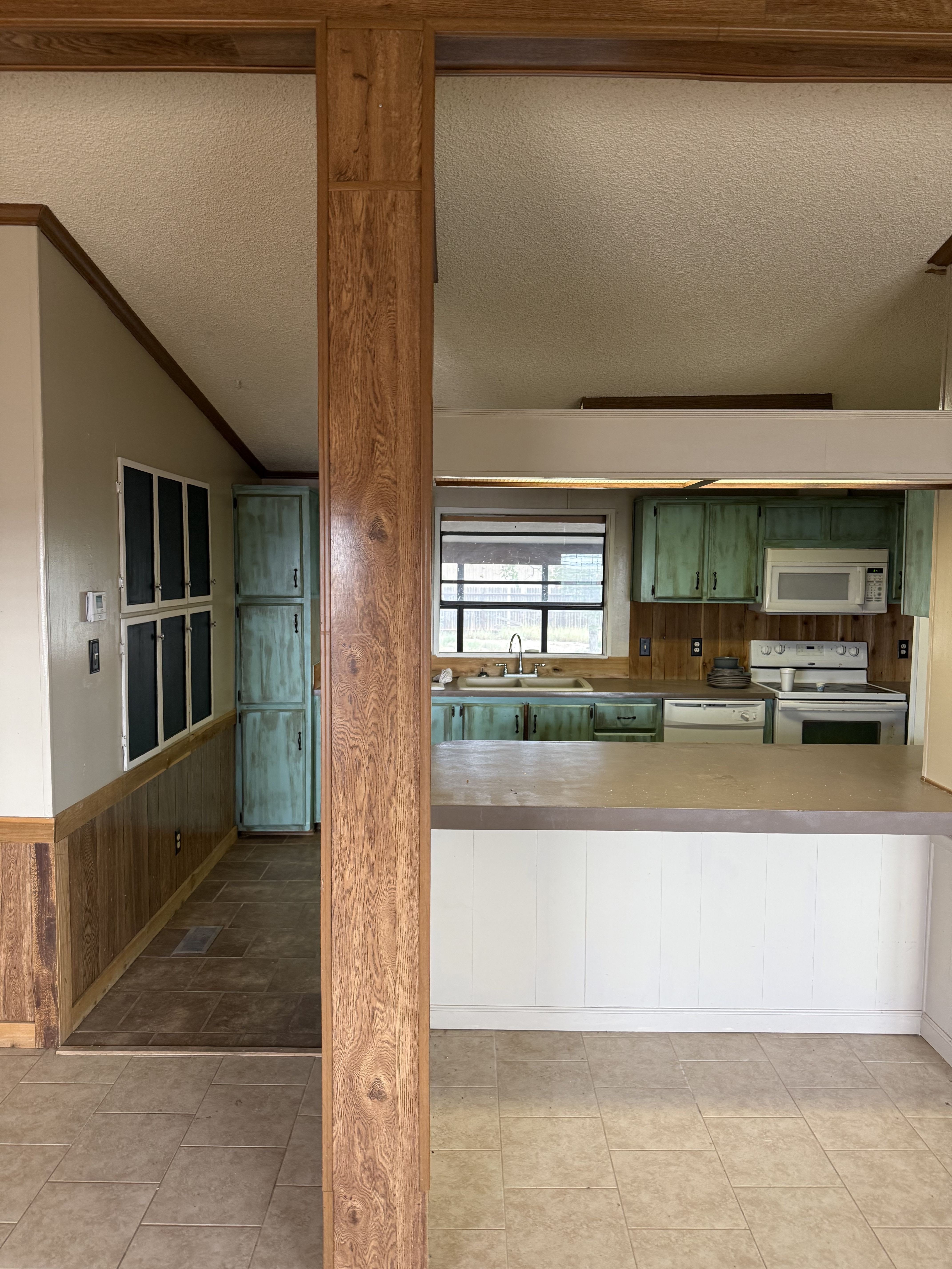 401 Harding St – photo 3
