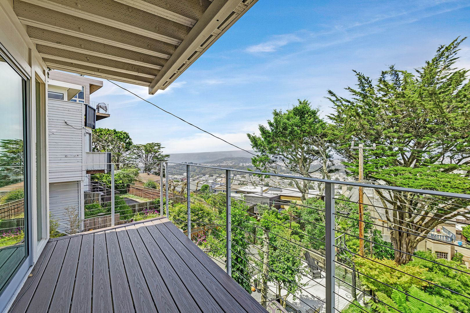 Rare Golden Gate Heights home with stunning views, 3 decks, big yard and hot tub! – photo 3