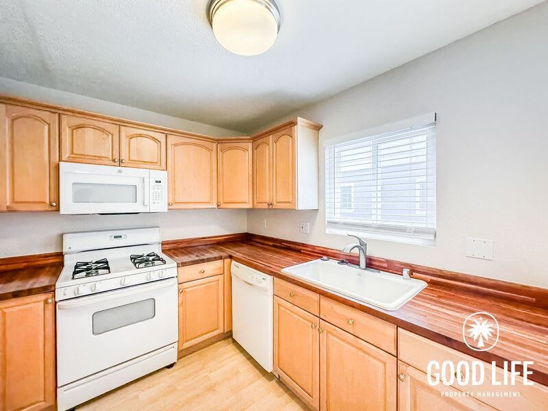 145 Palm Ave – photo 4