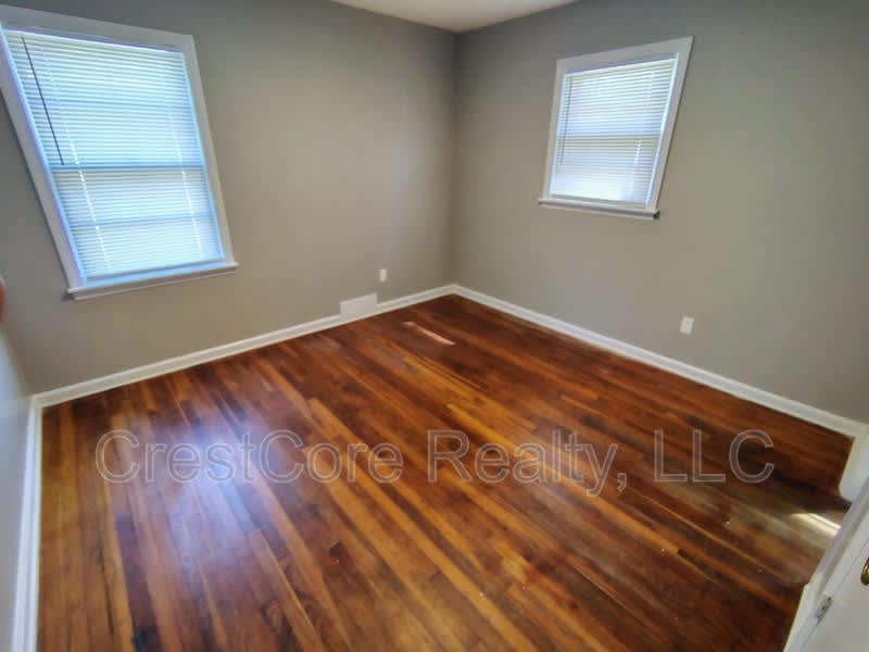 1688 Haywood Ave – photo 3