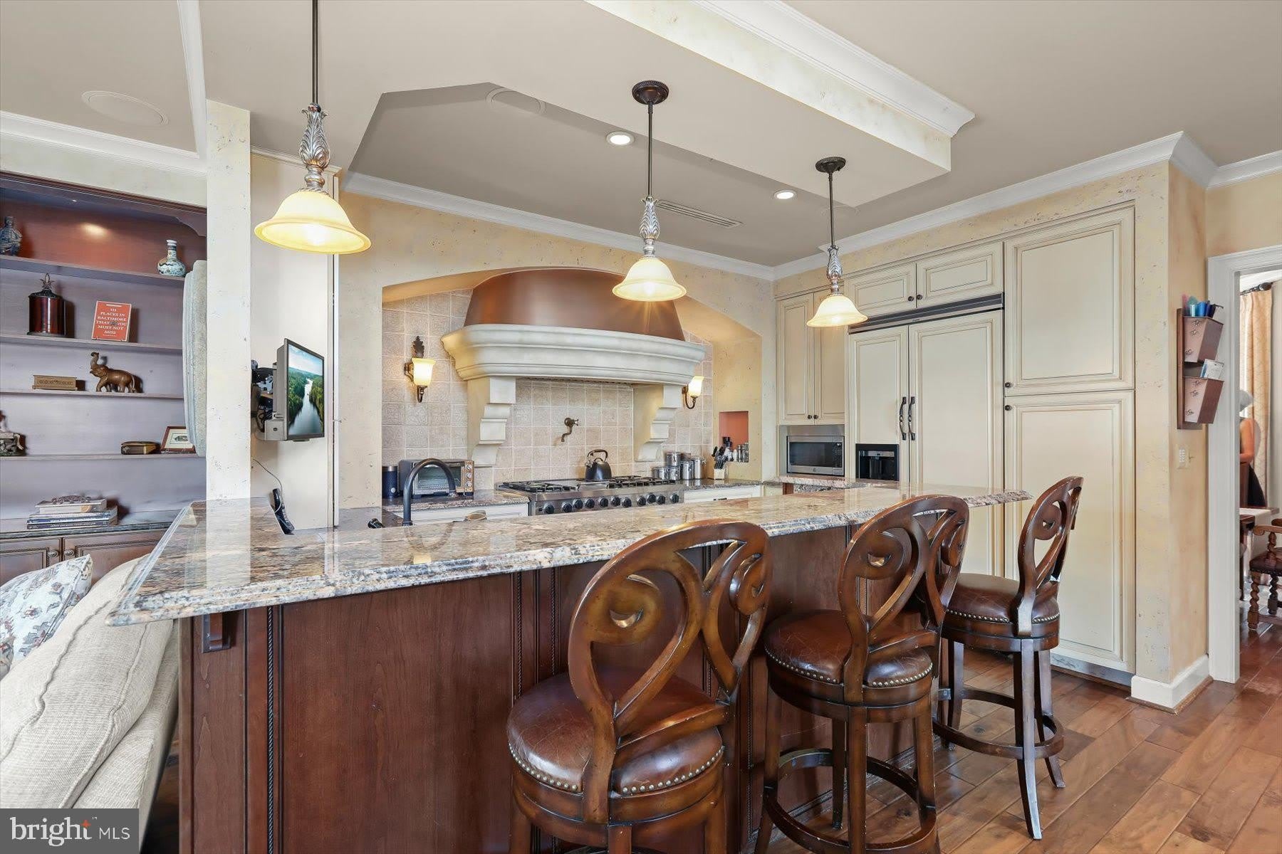 921 VALENCIA Court – photo 4